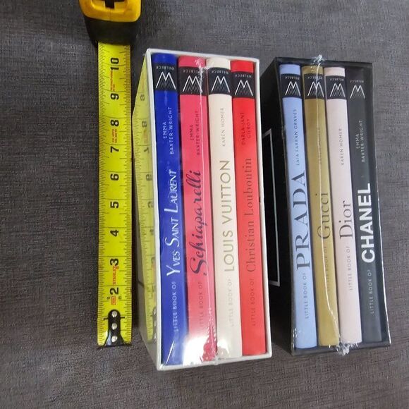 Little Guides To Style-Historical Review Of Four Fashion Icons-2 Sets Of Books - Picture 4 of 12